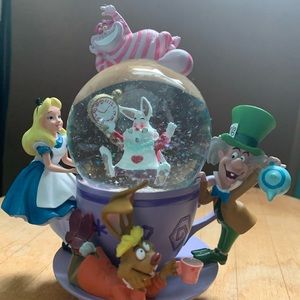 Alice in Wonderland Spinning Snowglobe (Disney)